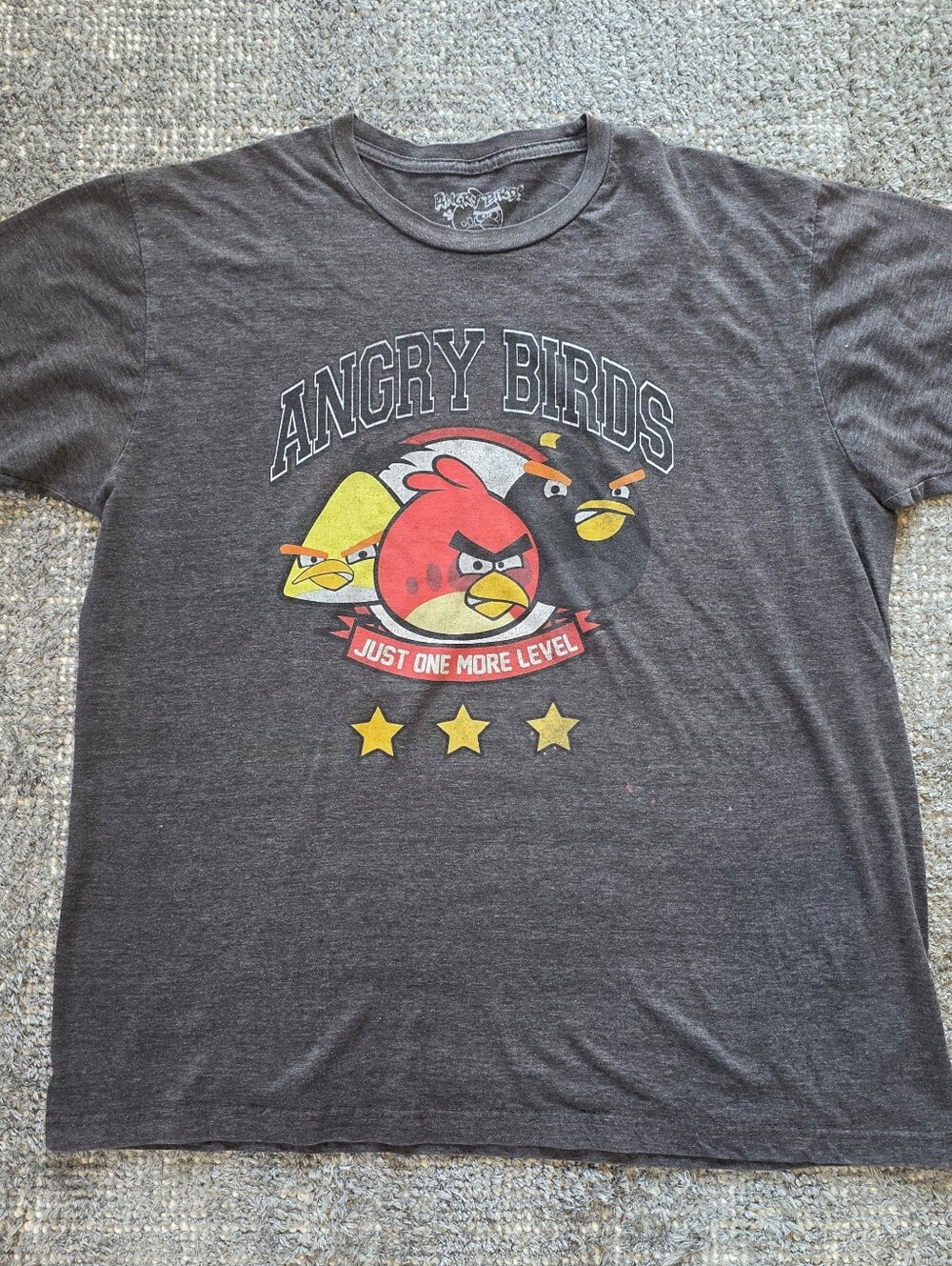ANGRY BIRDS T-Shirt XL Gray "Just One More Level" Video Game Cartoon Distressed